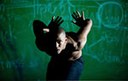 DV8 Physical Theatre busca dos bailarines